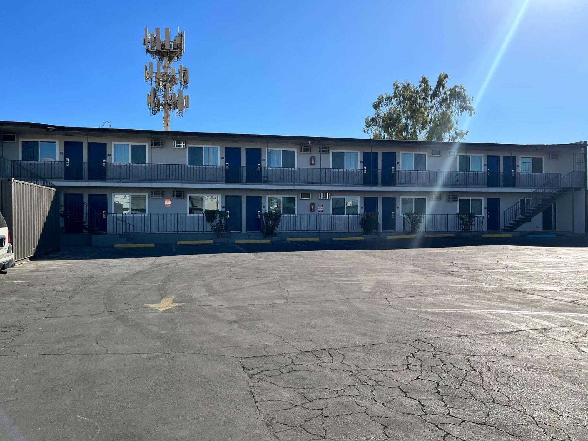 Motel 6 Las Vegas Nv Downtown Fremont St ภายนอก รูปภาพ